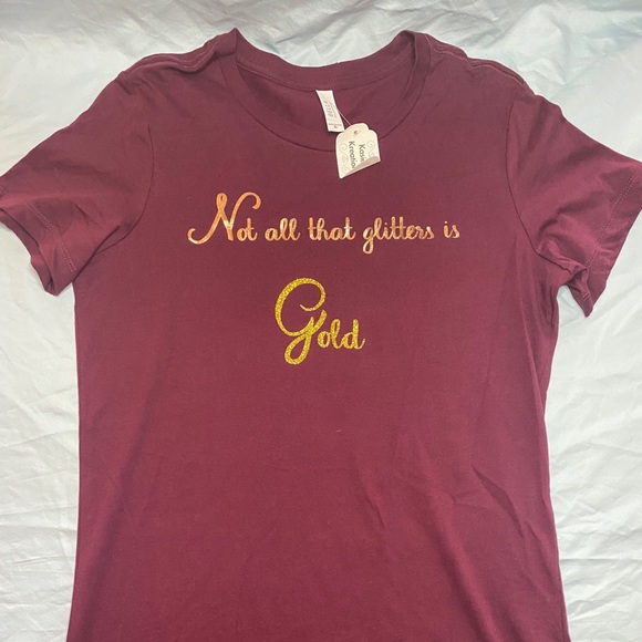 🍎🍎NEW!! Small graphic tees, your choice - Picture 7 of 8